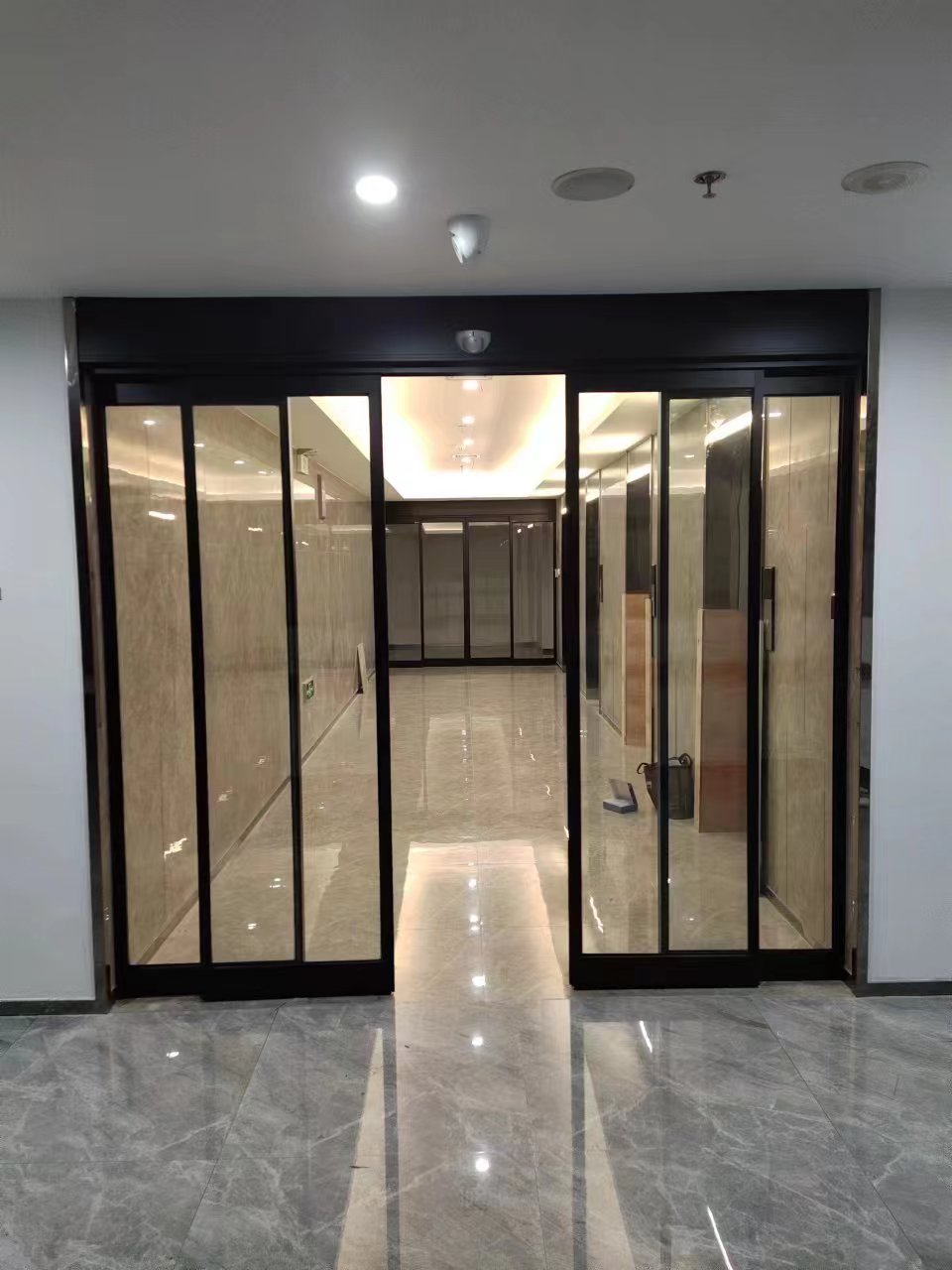 丹徒区玻璃伸缩门